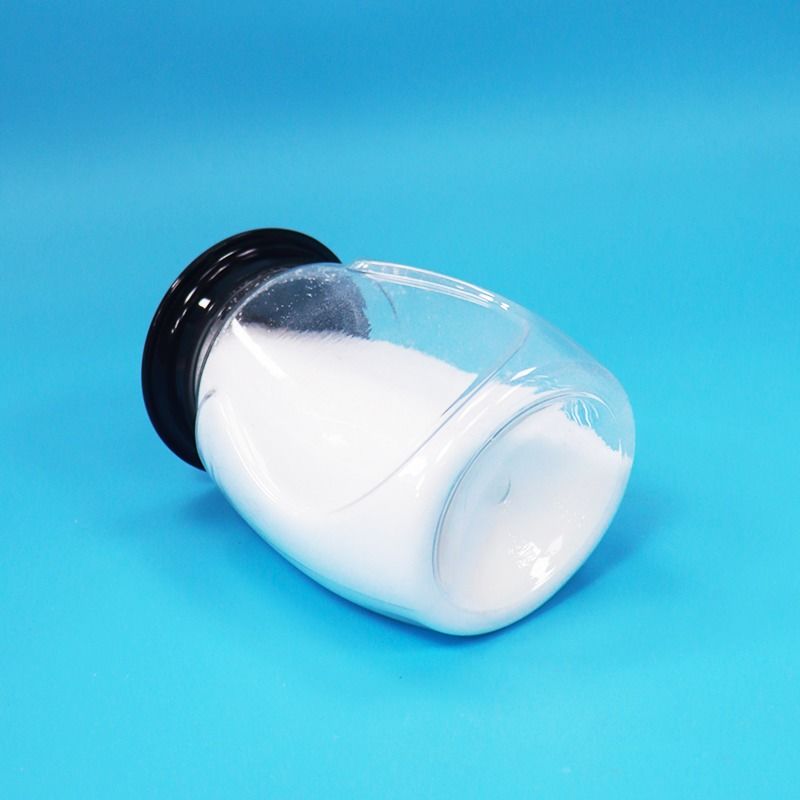 Прозрачные пластиковые банки из ПЭТ и винтовые крышки